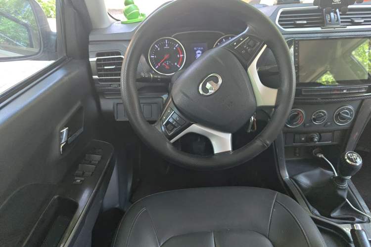 Used Great Wall Wingle 5 2020 2.0T Diesel 4x4 Elite Version Big Double Cab China VI Emission Standard GW4D20M Steering Wheel