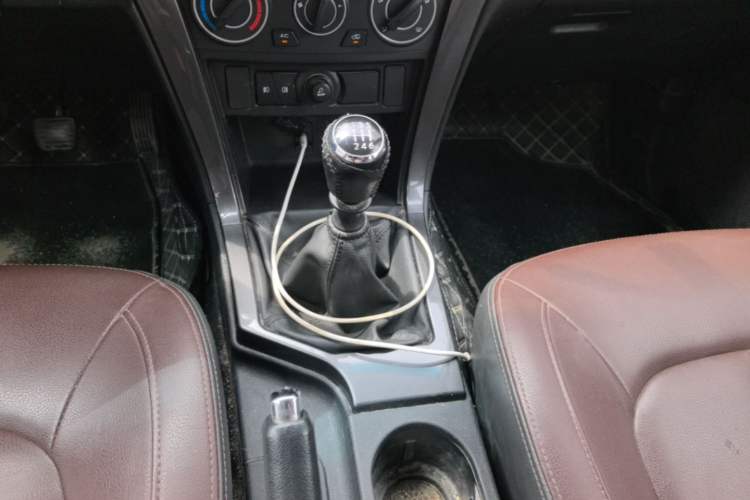 Used Great Wall Wingle 5 2020 2.0T Diesel Two-Wheel-Drive Elite Version Big Double Cab China VI Standard GW4D20M Gear Lever