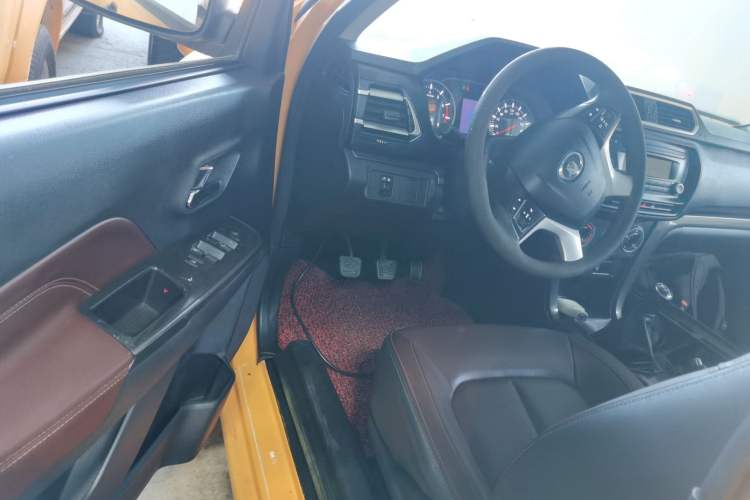 Used Great Wall Wingle 5 2020 2.4L Gasoline Two-Wheel Drive Value Edition Big Double Cab China VI Standard 4K22D4M Interior 3