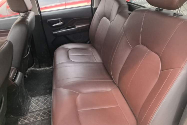 Used Great Wall Wingle 5 2020 2.0T Diesel Two-Wheel-Drive Elite Version Big Double Cab China VI Standard GW4D20M Left Rear Seat