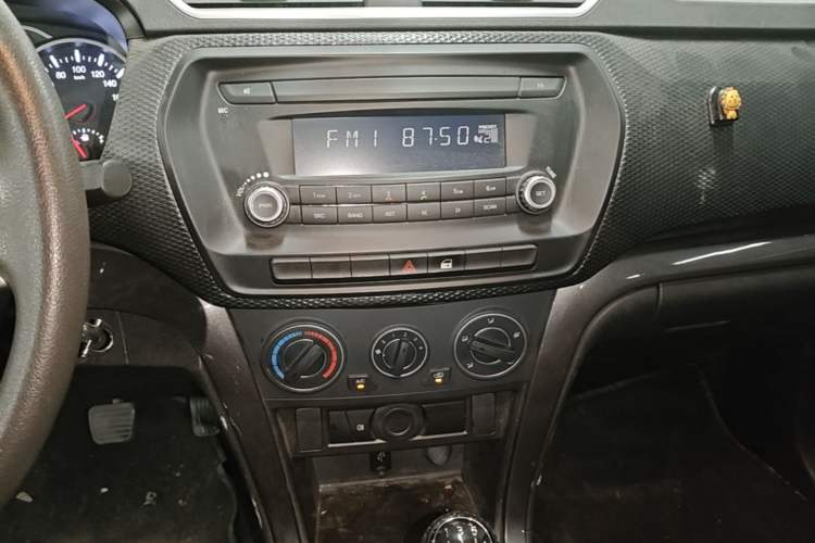 Used Great Wall Wingle 5 2021 1.5T Two-Wheel Drive "Dry Meal" Value Edition with an Extra-Long 1820mm Cargo Bed Equipped with GW4G15K Engine Audio And AC Panel