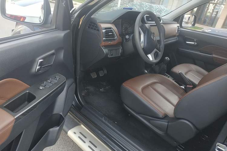 Used Great Wall Wingle 5 2021 2.4L Gasoline Two-Wheel-Drive Elite Version Small Double Cab China VI Emission Standard 4K22D4M Driver Seat