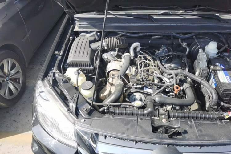 Used Great Wall Wingle 5 2021 2.0T Diesel Two-Wheel Drive Elite Version Big Double Cab China VI Standard GW4D20M Engine Bay Right