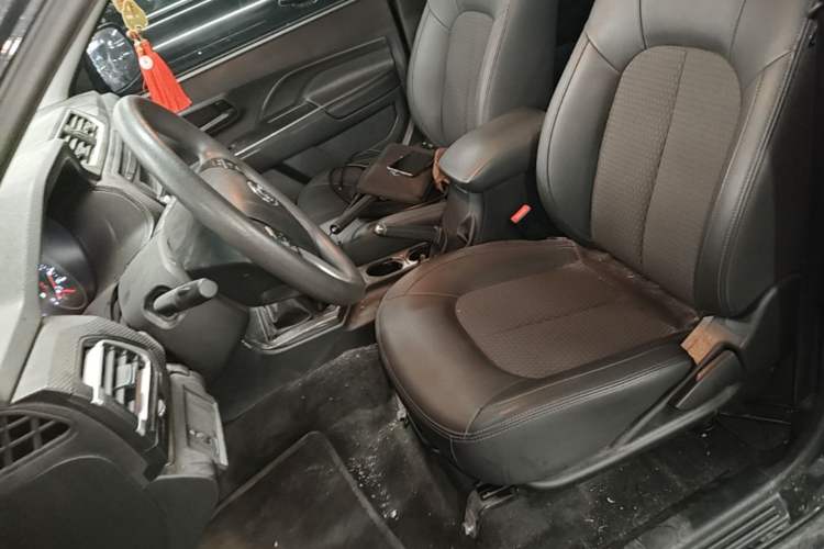 Used Great Wall Wingle 5 2021 1.5T Two-Wheel Drive "Dry Meal" Value Edition with an Extra-Long 1820mm Cargo Bed Equipped with GW4G15K Engine Left Front Seat