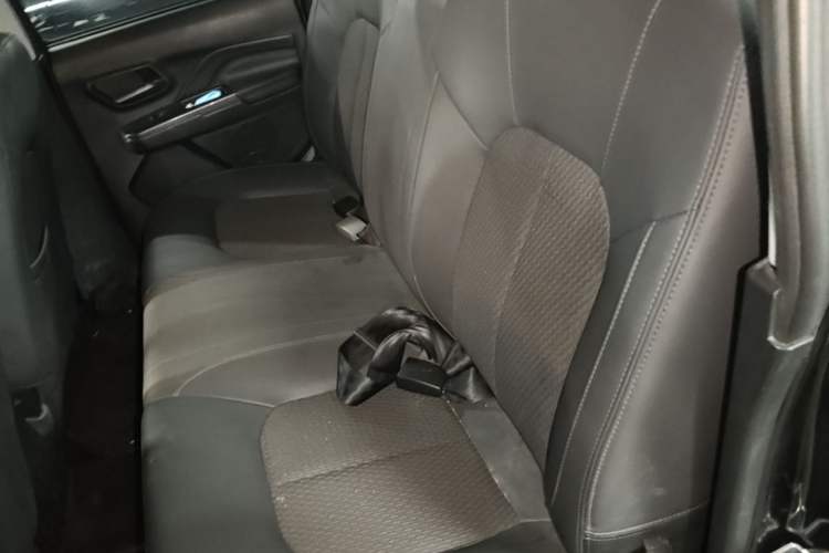 Used Great Wall Wingle 5 2021 1.5T Two-Wheel Drive "Dry Meal" Value Edition with an Extra-Long 1820mm Cargo Bed Equipped with GW4G15K Engine Left Rear Seat