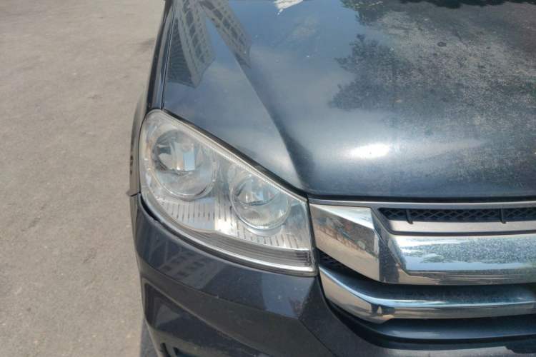 Used Great Wall Wingle 5 2021 1.5T Two-Wheel-Drive "Dry Meal" Elite Version with 1680mm Cargo Bed GW4G15K Right Front Headlight