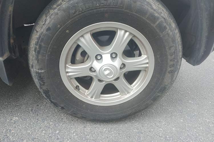 Used Great Wall Wingle 5 2021 2.4L Gasoline Two-Wheel-Drive Elite Version Small Double Cab China VI Emission Standard 4K22D4M Right Front Wheel Hub