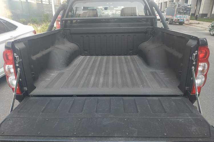 Used Great Wall Wingle 5 2021 2.4L Gasoline Two-Wheel-Drive Elite Version Small Double Cab China VI Emission Standard 4K22D4M Trunk