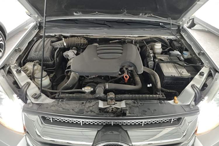 Used Great Wall Wingle 5 2021 2.0T Diesel Two-Wheel Drive Elite Version Big Double Cab China VI Standard GW4D20M Engine Bay
