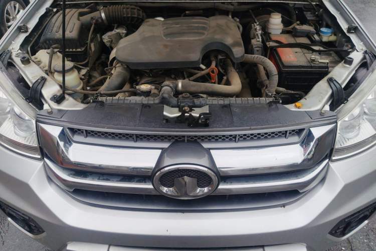 Used Great Wall Wingle 5 2021 2.0T Diesel Two-Wheel Drive Elite Version Big Double Cab China VI Standard GW4D20M Engine Bay