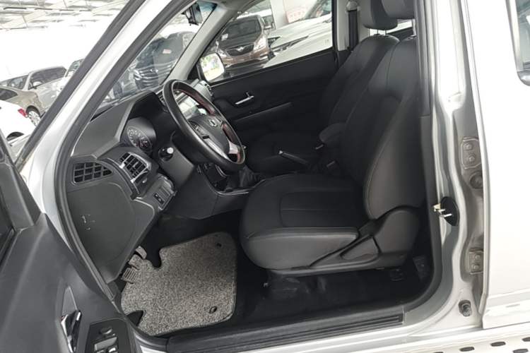 Used Great Wall Wingle 5 2021 2.0T Diesel Two-Wheel Drive Elite Version Big Double Cab China VI Standard GW4D20M Left Front Seat