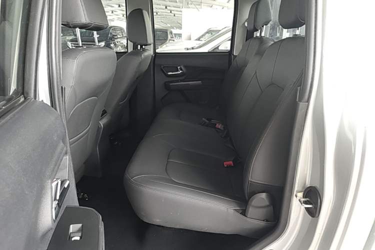 Used Great Wall Wingle 5 2021 2.0T Diesel Two-Wheel Drive Elite Version Big Double Cab China VI Standard GW4D20M Left Rear Seat