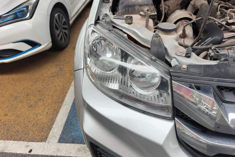 Used Great Wall Wingle 5 2021 2.0T Diesel 4x4 Ultra-Value Big Double-Cab China VI GW4D20M Right Front Headlight