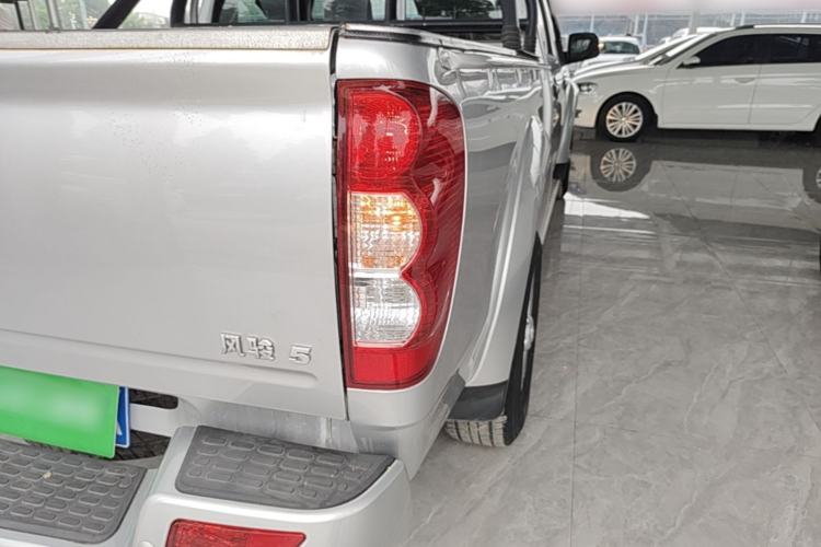Used Great Wall Wingle 5 2021 2.0T Diesel Two-Wheel Drive Elite Version Big Double Cab China VI Standard GW4D20M Right Rear Taillight