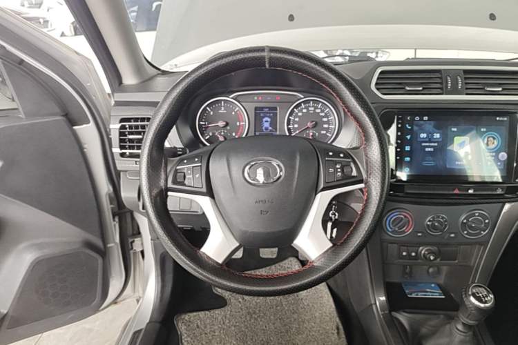 Used Great Wall Wingle 5 2021 2.0T Diesel Two-Wheel Drive Elite Version Big Double Cab China VI Standard GW4D20M Steering Wheel