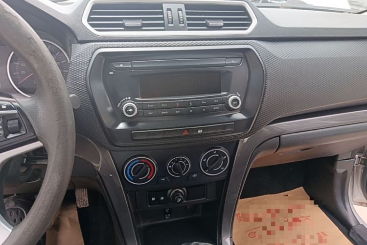 Used Great Wall Wingle 5 2021 2.4L Gasoline Two-Wheel-Drive Progressive Version Big Double Cab China VI Emission Standard 4K22D4M Audio And AC Panel