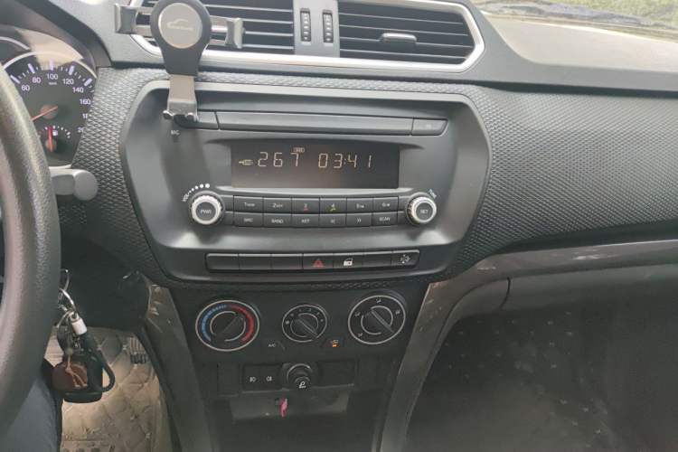 Used Great Wall Wingle 5 2021 2.0T Diesel Two-Wheel Drive Elite Version Big Double Cab China VI Standard GW4D20M Audio And AC Panel