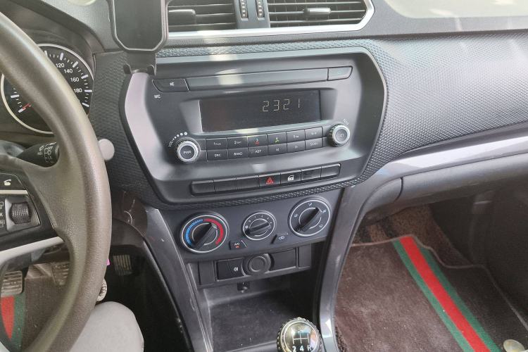 Used Great Wall Wingle 5 2021 1.5T Two-Wheel Drive "Dry Meal" Edition Value Model with a 1680mm Cargo Bed Equipped with GW4G15K Engine Audio And AC Panel