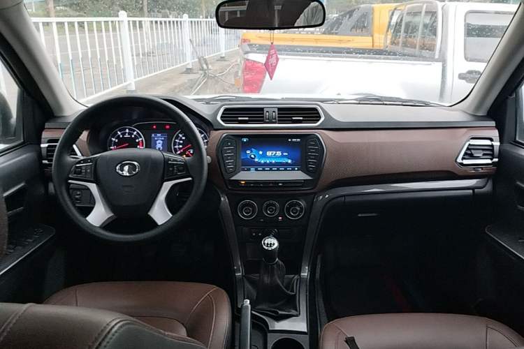 Used Great Wall Wingle 5 2021 2.4L Gasoline 4x4 Elite Version Big Double Cab China VI Emission Standard 4K22D4M Center Console