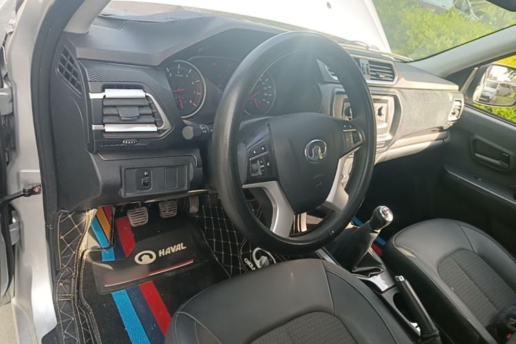 Used Great Wall Wingle 5 2021 1.5T Two-Wheel Drive "Dry Meal" Value Edition with an Extra-Long 1820mm Cargo Bed Equipped with GW4G15K Engine Center Console
