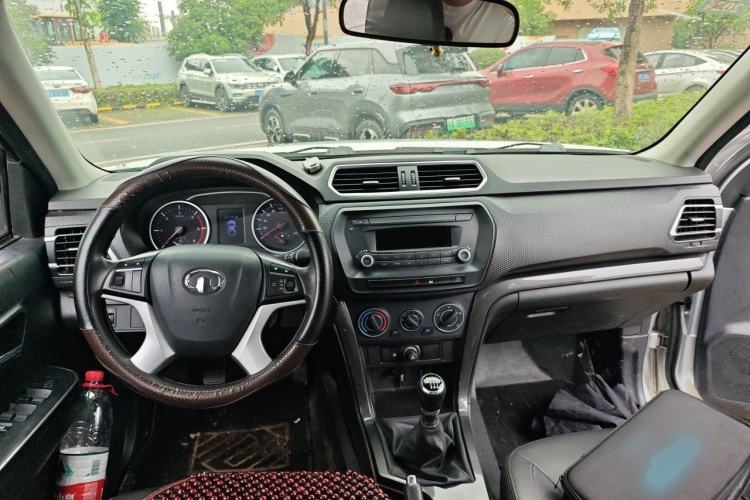 Used Great Wall Wingle 5 2021 2.0T Diesel Two-Wheel Drive Elite Version Big Double Cab China VI Standard GW4D20M Center Console