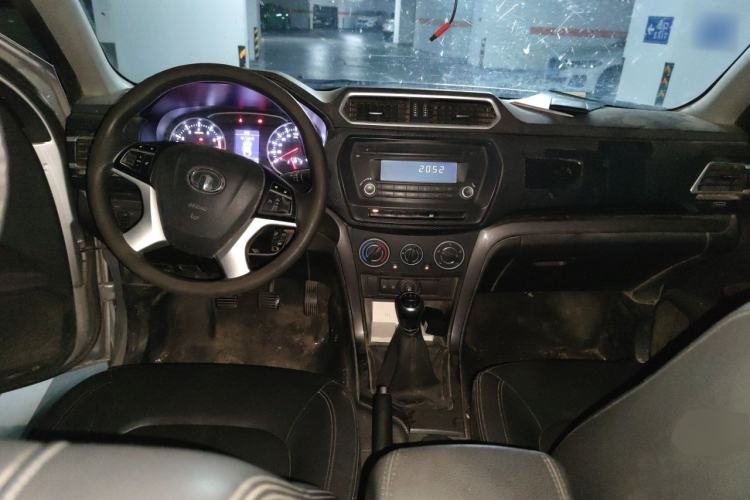 Used Great Wall Wingle 5 2021 2.4L Gasoline 4x4 Entry-Level Big Double-Cab China VI 4K22D4M Center Console
