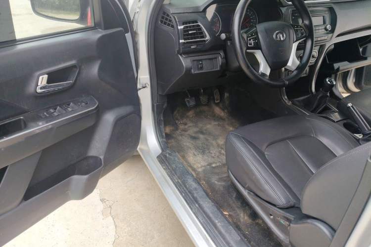 Used Great Wall Wingle 5 2021 2.4L Gasoline Two-Wheel-Drive Progressive Version Big Double Cab China VI Emission Standard 4K22D4M Driver Seat