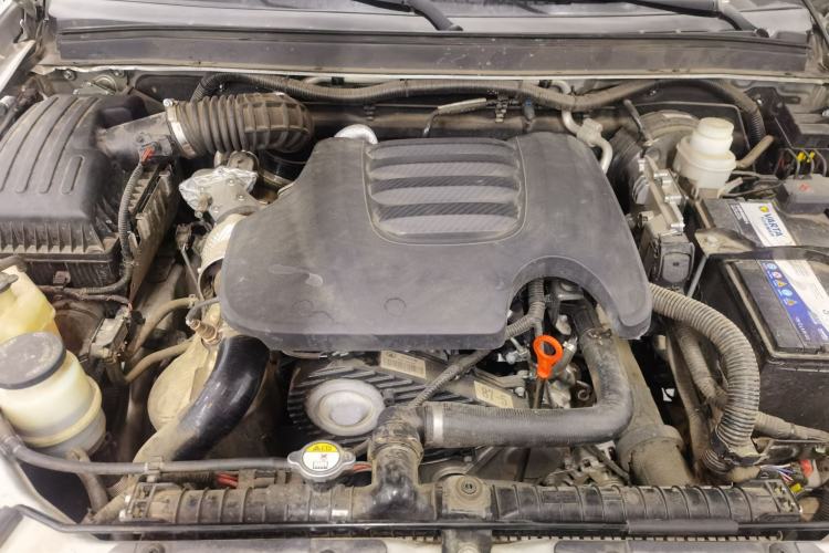 Used Great Wall Wingle 5 2021 2.0T Diesel Two-Wheel Drive Elite Version Big Double Cab China VI Standard GW4D20M Engine Bay