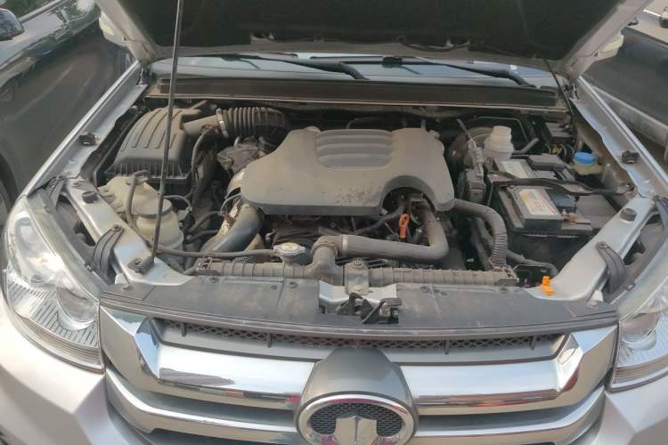 Used Great Wall Wingle 5 2021 2.0T Diesel Two-Wheel Drive Elite Version Big Double Cab China VI Standard GW4D20M Engine Bay