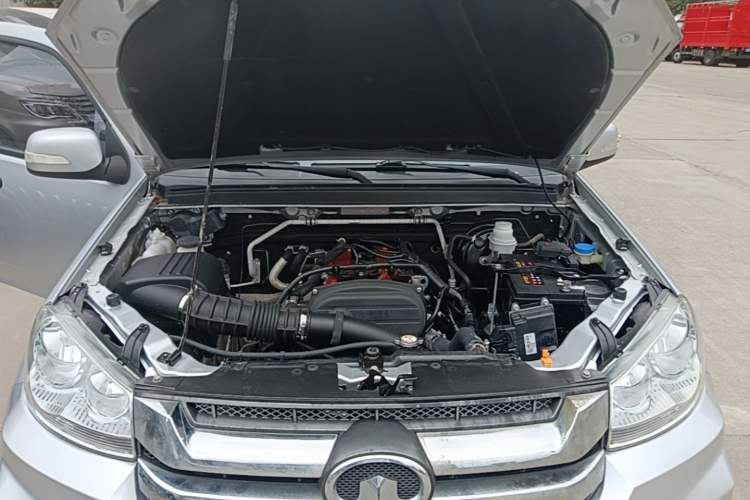 Used Great Wall Wingle 5 2021 2.4L Gasoline Two-Wheel-Drive Progressive Version Big Double Cab China VI Emission Standard 4K22D4M Engine Bay