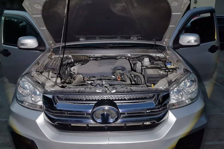 Used Great Wall Wingle 5 2021 2.0T Diesel Two-Wheel Drive Elite Version Big Double Cab China VI Standard GW4D20M Engine Bay