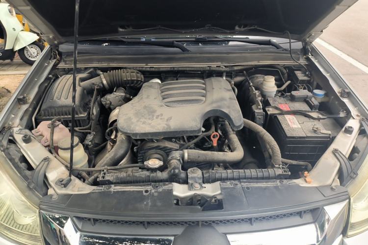 Used Great Wall Wingle 5 2021 2.0T Diesel Two-Wheel Drive Elite Version Big Double Cab China VI Standard GW4D20M Engine Bay