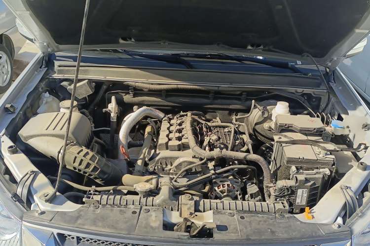 Used Great Wall Wingle 5 2021 1.5T Two-Wheel Drive "Dry Meal" Value Edition with an Extra-Long 1820mm Cargo Bed Equipped with GW4G15K Engine Engine Bay