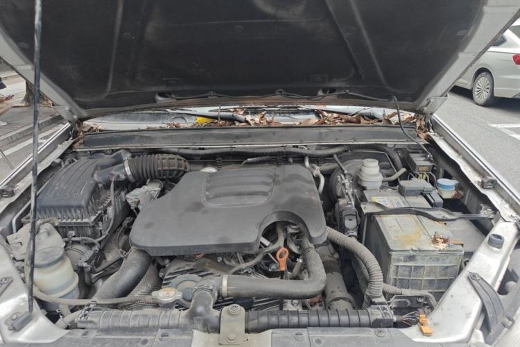 Used Great Wall Wingle 5 2021 2.0T Diesel Two-Wheel Drive Elite Version Big Double Cab China VI Standard GW4D20M Engine Bay