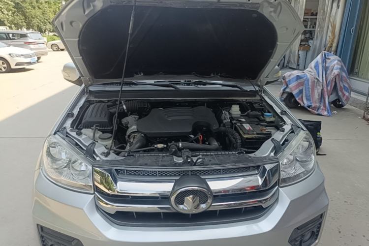 Used Great Wall Wingle 5 2021 2.0T Diesel Two-Wheel Drive Elite Version Big Double Cab China VI Standard GW4D20M Engine Bay