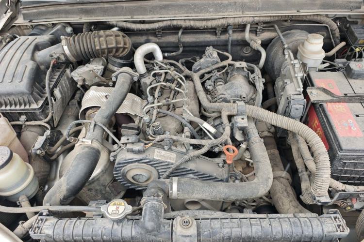 Used Great Wall Wingle 5 2021 2.0T Diesel Two-Wheel Drive Elite Version Big Double Cab China VI Standard GW4D20M Engine Bay
