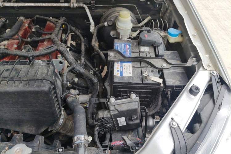 Used Great Wall Wingle 5 2021 2.4L Gasoline Two-Wheel-Drive Progressive Version Big Double Cab China VI Emission Standard 4K22D4M Engine Bay Left