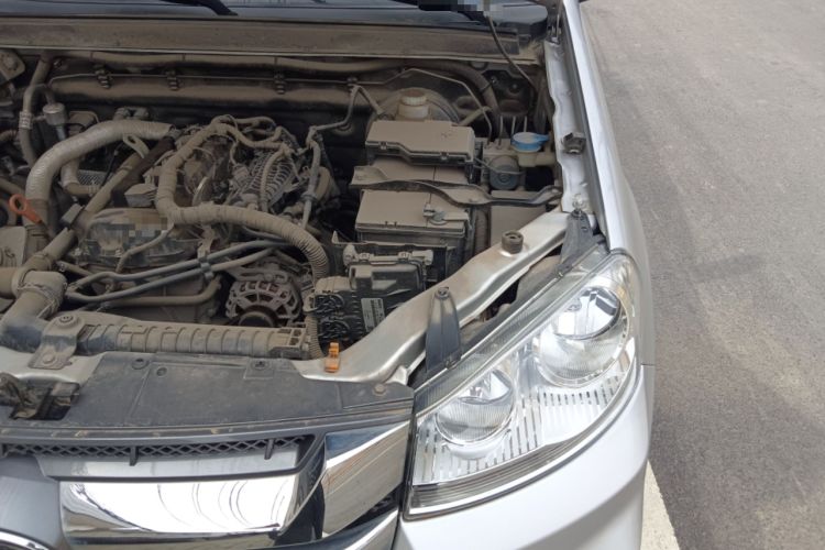 Used Great Wall Wingle 5 2021 1.5T Two-Wheel Drive "Dry Meal" Edition Value Model with a 1680mm Cargo Bed Equipped with GW4G15K Engine Engine Bay Left