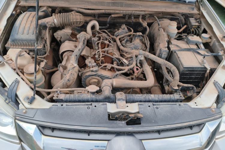 Used Great Wall Wingle 5 2021 2.0T Diesel Two-Wheel Drive Elite Version with Long Cargo Bed China VI Emission Standard GW4D20M Engine Bay