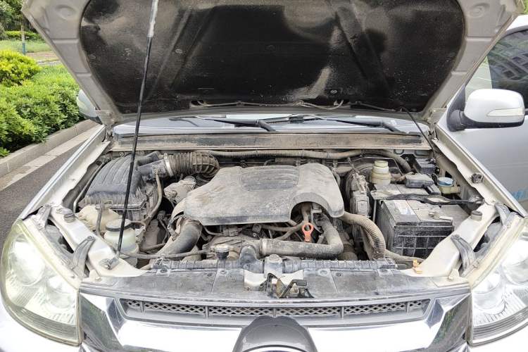 Used Great Wall Wingle 5 2021 2.0T Diesel Two-Wheel Drive Elite Version Big Double Cab China VI Standard GW4D20M Engine Bay
