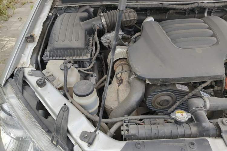 Used Great Wall Wingle 5 2021 2.0T Diesel Two-Wheel Drive Ultra-Value Big Double-Cab China VI GW4D20M Engine Bay Right