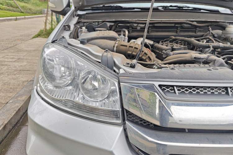 Used Great Wall Wingle 5 2021 1.5T Two-Wheel Drive "Dry Meal" Value Edition with an Extra-Long 1820mm Cargo Bed Equipped with GW4G15K Engine Engine Bay Right