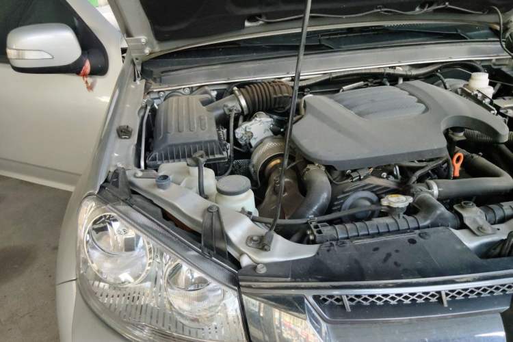Used Great Wall Wingle 5 2021 2.0T Diesel Two-Wheel Drive Elite Version Big Double Cab China VI Standard GW4D20M Engine Bay Right