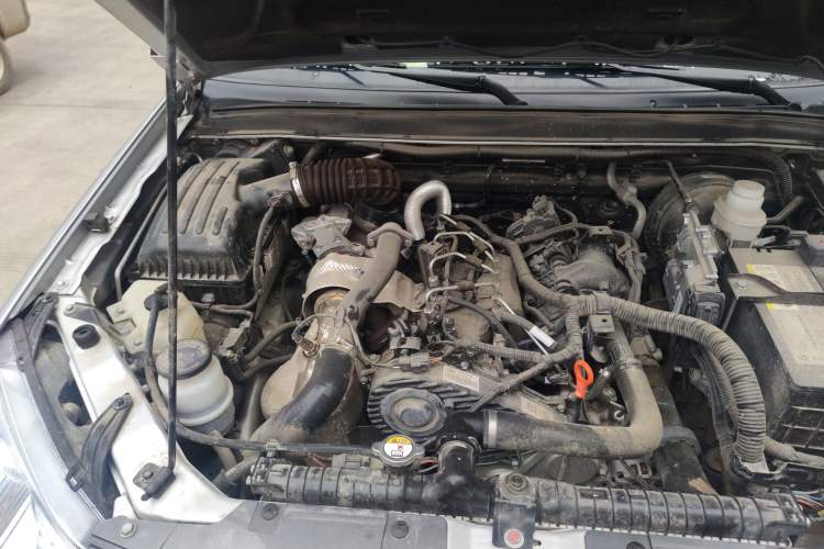 Used Great Wall Wingle 5 2021 2.0T Diesel Two-Wheel Drive Elite Version Big Double Cab China VI Standard GW4D20M Engine Bay Right