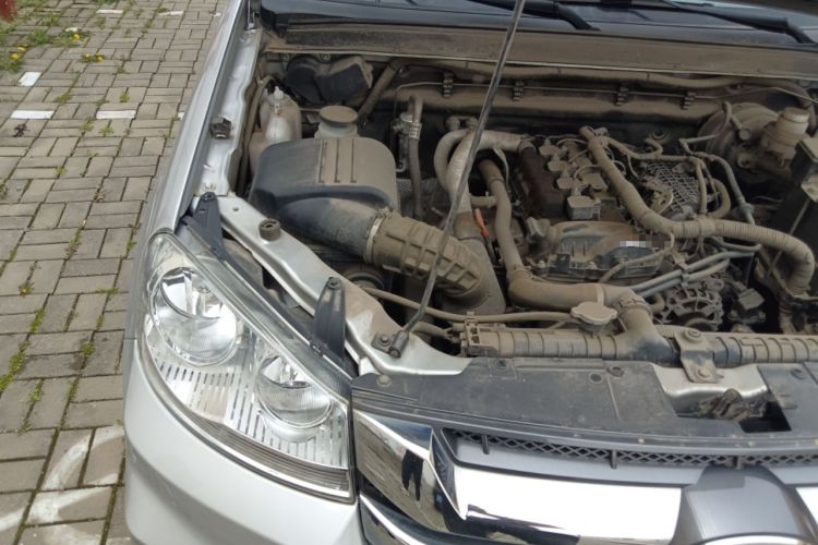 Used Great Wall Wingle 5 2021 1.5T Two-Wheel Drive "Dry Meal" Edition Value Model with a 1680mm Cargo Bed Equipped with GW4G15K Engine Engine Bay Right