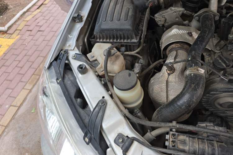 Used Great Wall Wingle 5 2021 2.0T Diesel Two-Wheel Drive Ultra-Value Big Double-Cab China VI GW4D20M Engine Bay Right