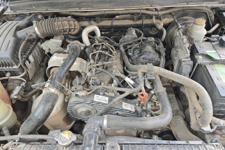 Used Great Wall Wingle 5 2021 2.0T Diesel Two-Wheel Drive Ultra-Value Big Double-Cab China VI GW4D20M Engine Bay