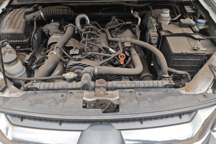 Used Great Wall Wingle 5 2021 2.0T Diesel Two-Wheel Drive Ultra-Value Big Double-Cab China VI GW4D20M Engine Bay