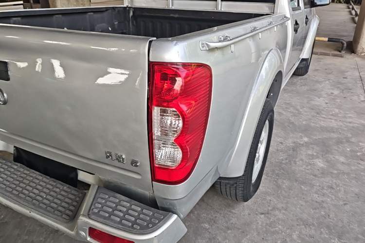 Used Great Wall Wingle 5 2021 2.0T Diesel Two-Wheel Drive Elite Version Big Double Cab China VI Standard GW4D20M Exterior 3