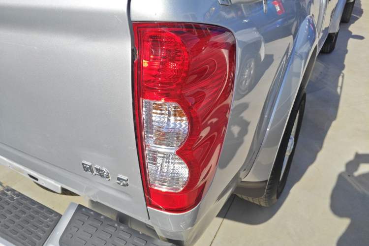Used Great Wall Wingle 5 2021 2.0T Diesel Two-Wheel Drive Elite Version Big Double Cab China VI Standard GW4D20M Exterior 6